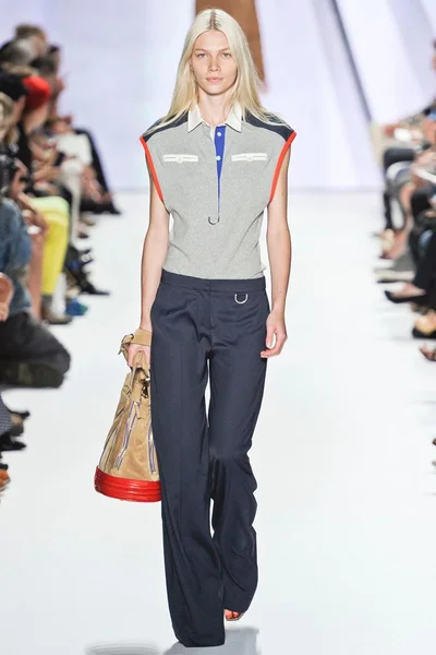 Look 24
